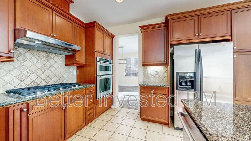 Santa Rosa House: 1363 Gordon Ln