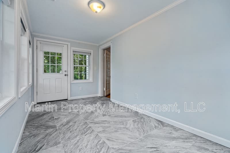 Lexington House: 14 Gleason Road