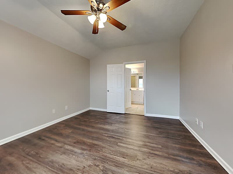 Houston House: 9010 York Hollow Ln