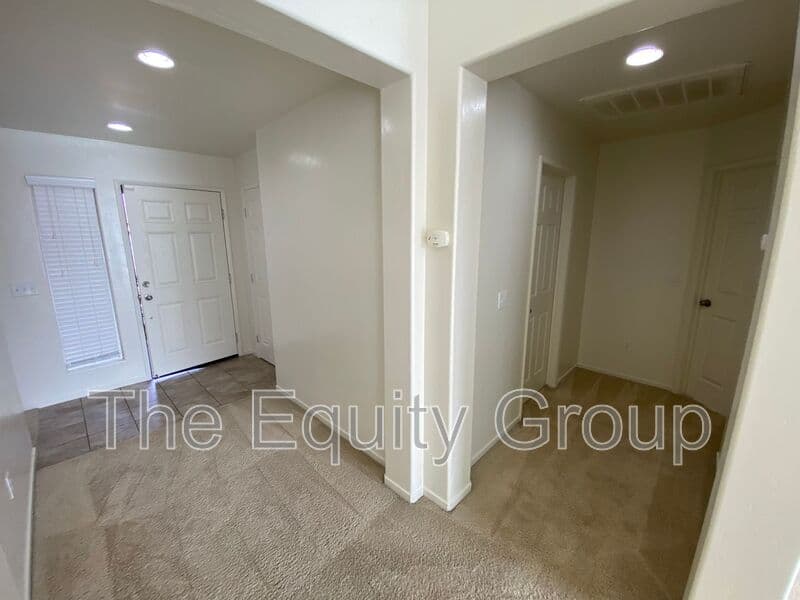 Visalia House: 1025 West Reese Ct