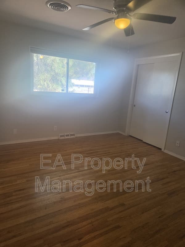 Albuquerque House: 5808 Pojoaque Rd NE