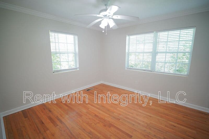 Tallahassee House: 1562 Mitchell Avenue
