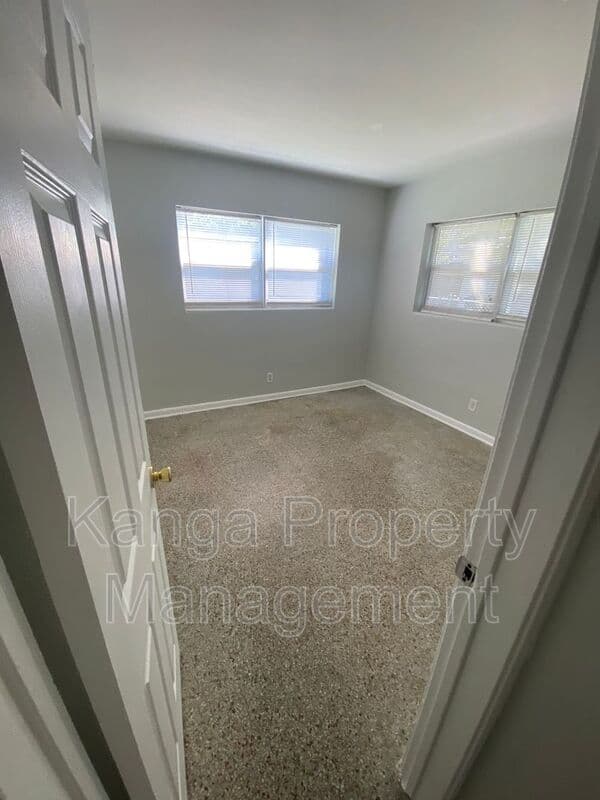 West Palm Beach House: 3716 Henry Ave