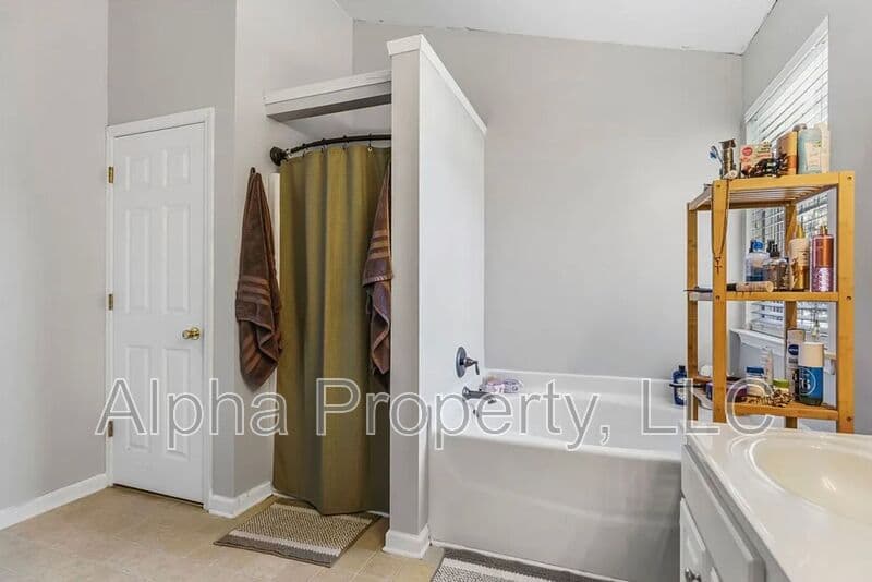 Easley House: 216 Edenberry Way