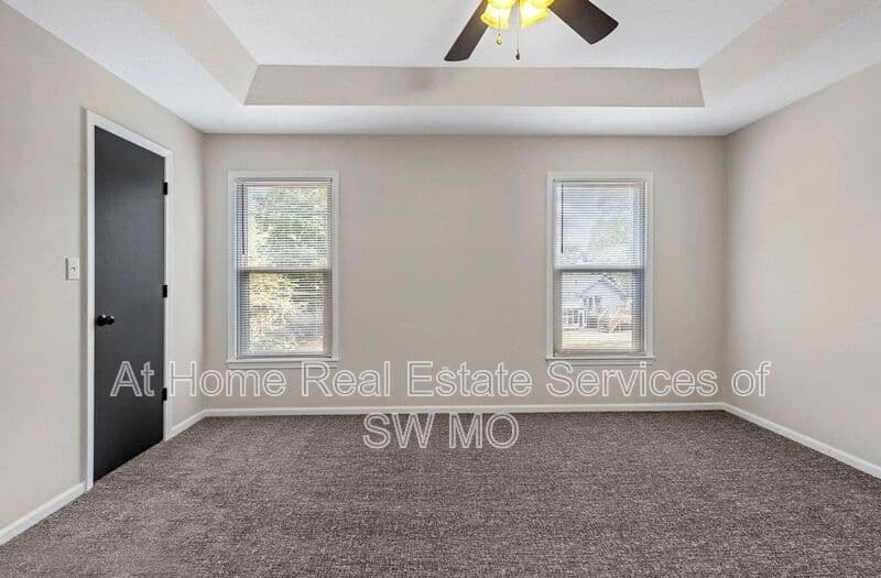 Springfield House: 1724 W Whiteside St