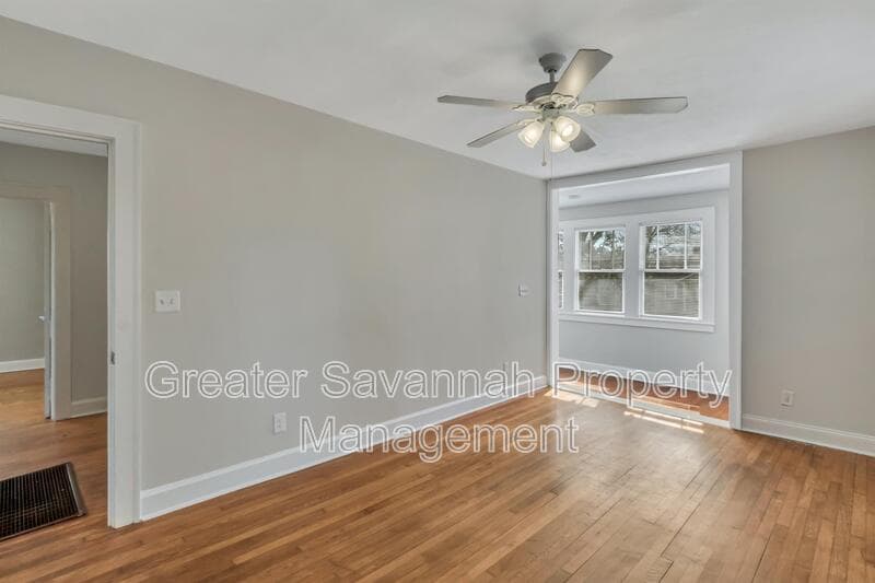 Savannah House: 916 East 35th Street