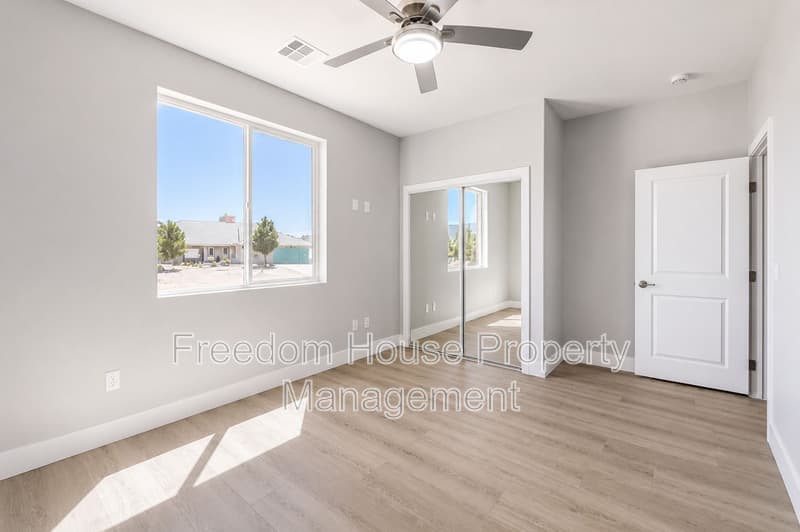 Pahrump House: 6380 Waterford Street