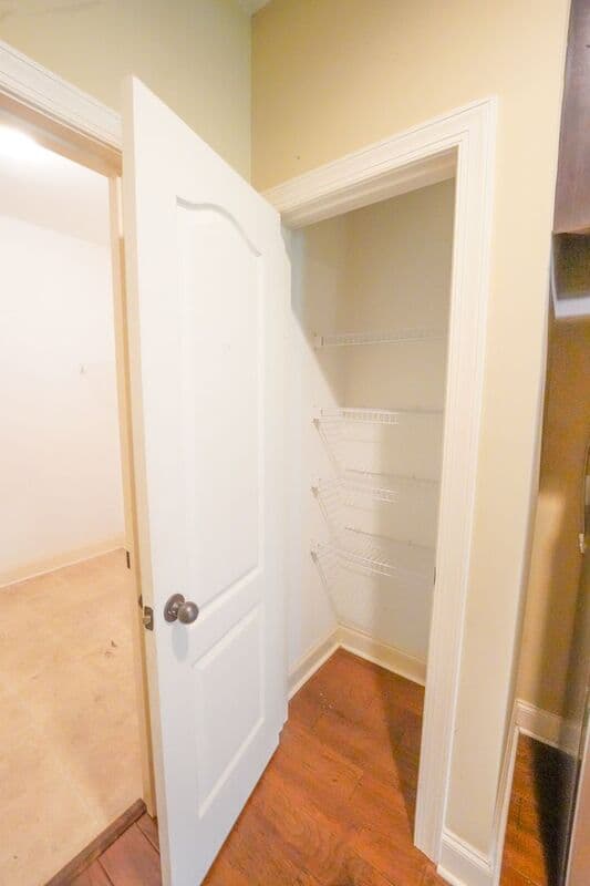 Savannah House: 146 Laguna Way