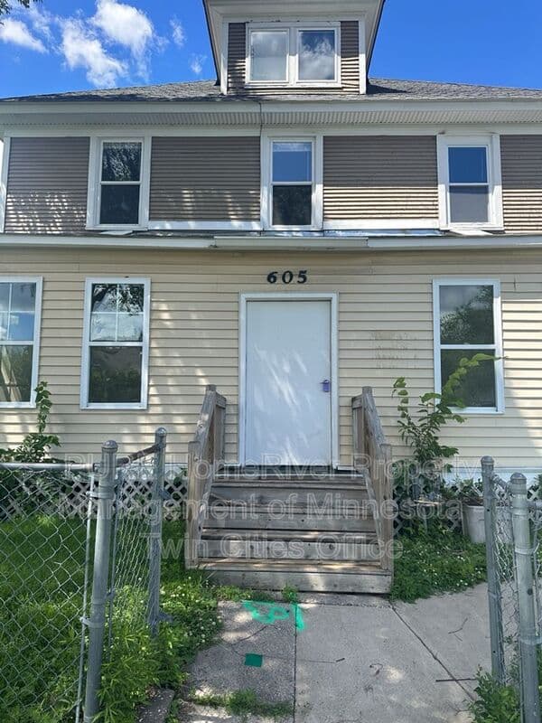 Saint Paul Condo: 605 Van Buren Ave