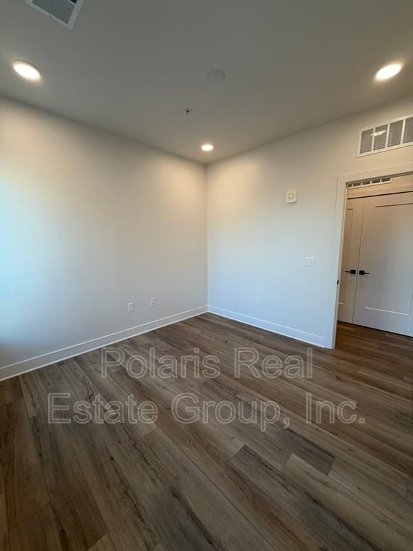 Carmel Condo: 925 Veterans Way