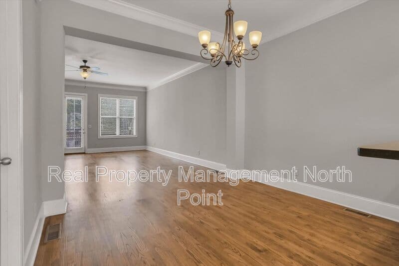 Decatur House: 3026 Eltham Pl