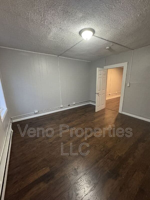 Cohoes House: 1 Cataract Street