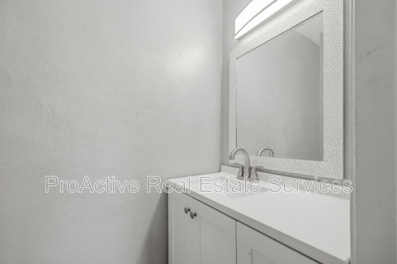 Chesapeake Condo: 600 Harbour North Dr