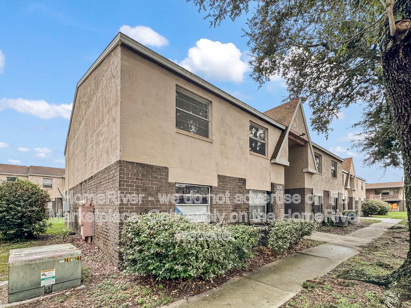 Tampa Condo: 305 E Whitehall Ct