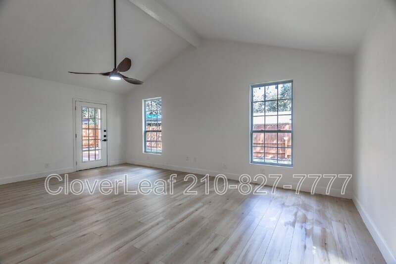 San Antonio House: 13022 El Marro St