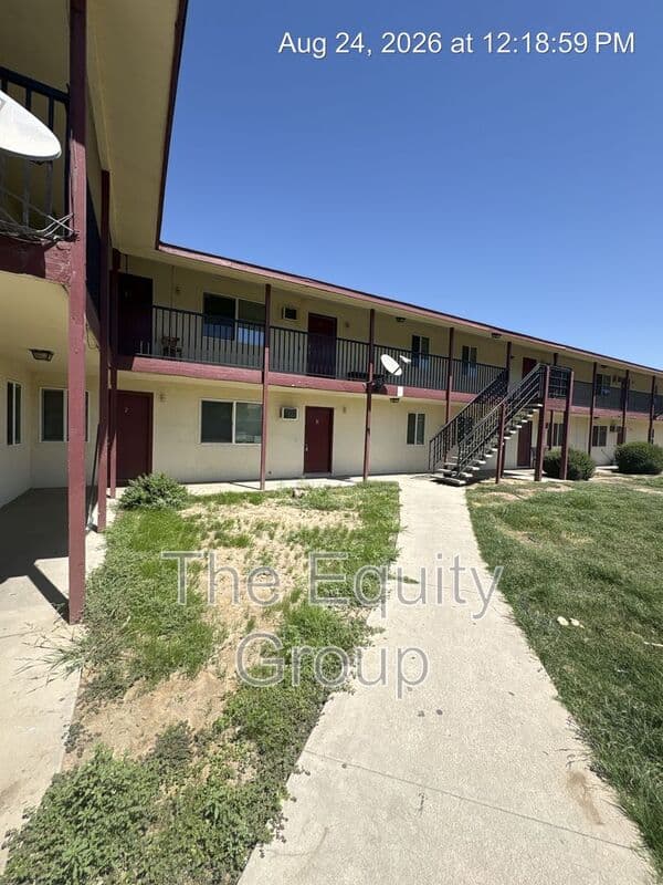 Tulare Condo: 352 S Blackstone St