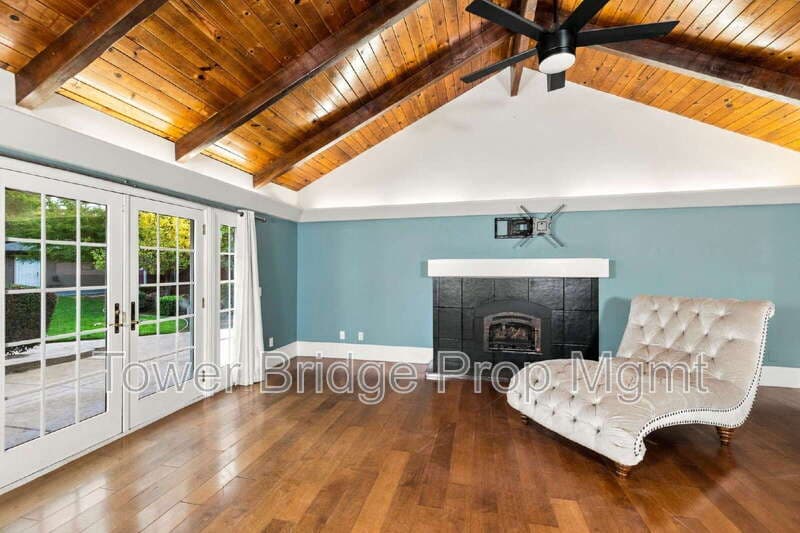 Fair Oaks House: 5770 Hoffman Lane