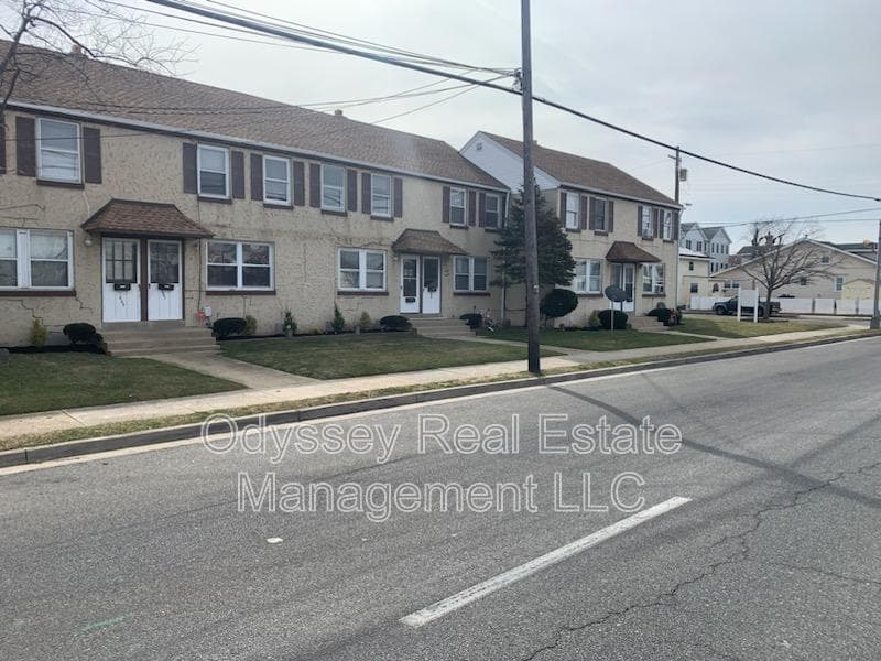 Wildwood Condo: 210 W. Spencer Ave