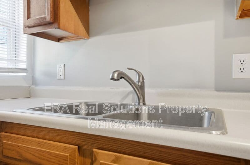 Columbus Townhome: 428 Columbian Ave