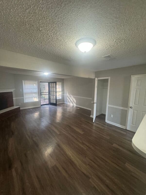 Memphis House: 6343 Kirby Downs Dr