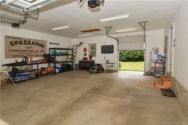 Enfield House: 281 Abbe Rd