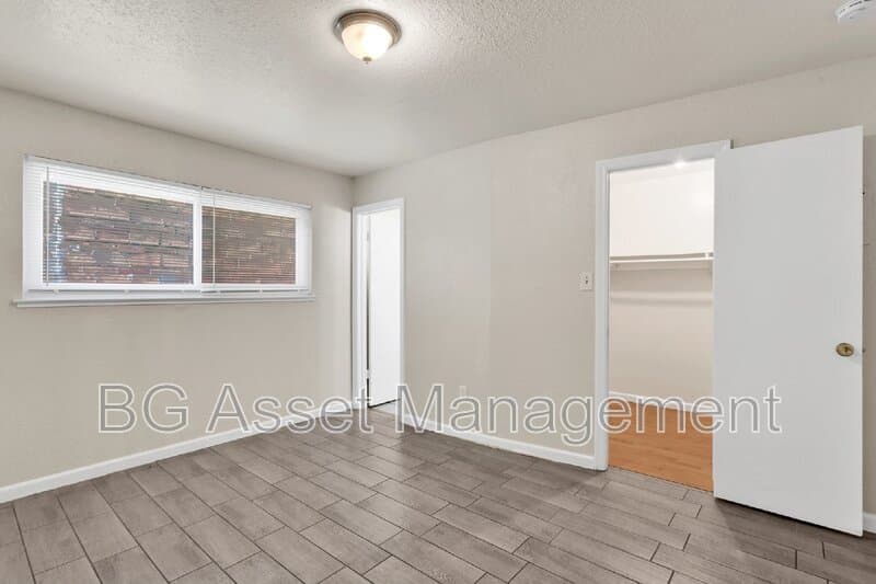 Sacramento Condo: 714 Darina Avenue