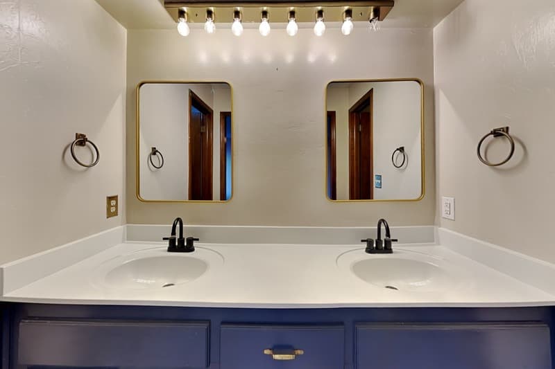 Edmond House: 2200 Sandy Creek Trl