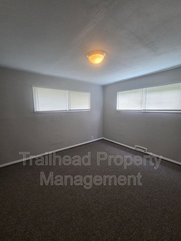 Kansas City House: 7805 E 114th St