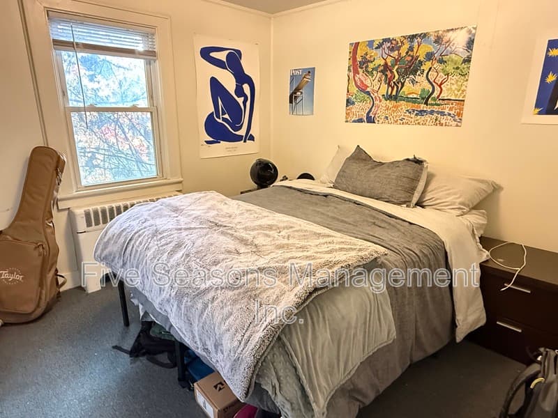 Burlington Condo: 14 1/2 Dans Court