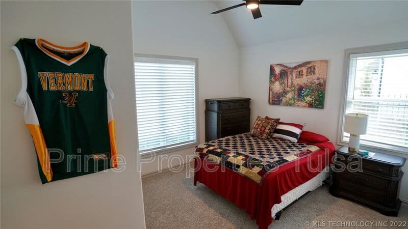Jenks House: 12912 S 6th St