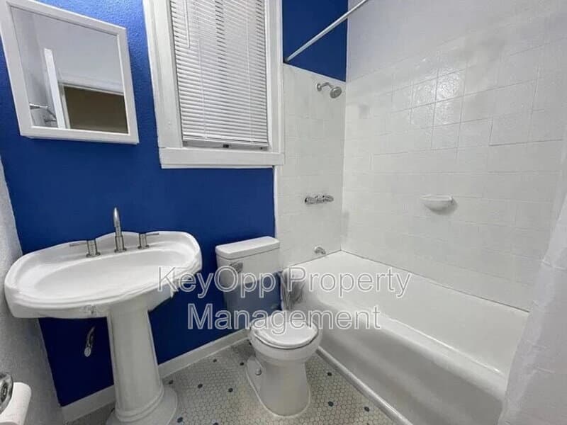 San Francisco Condo: 1666 24th Avenue