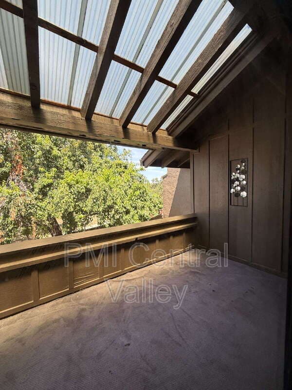 Modesto House: 1725 Edgebrook Drive
