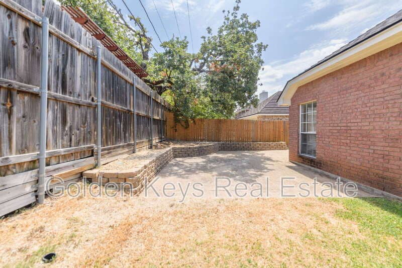 Hurst House: 3120 Steve Dr