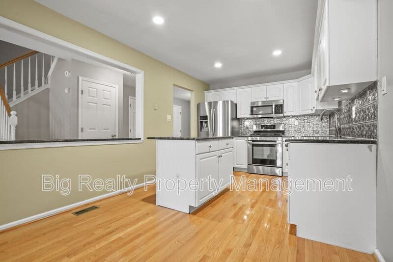 Collegeville House: 114 Harvard Dr