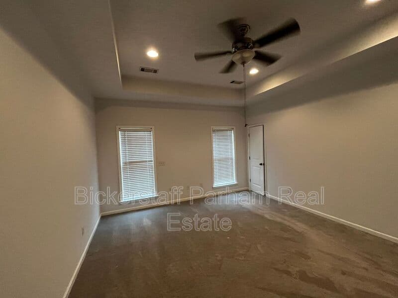 Columbus House: 7013 Imperial Way