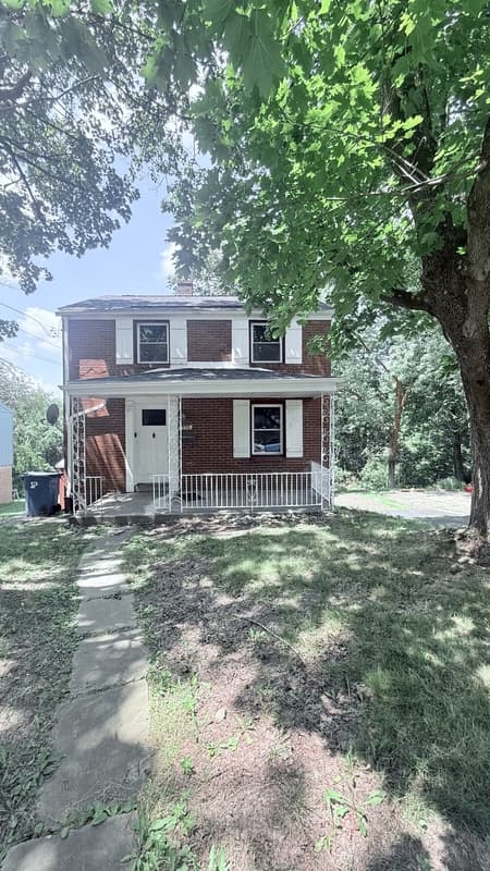 Pittsburgh House: 220 Idlewood Road