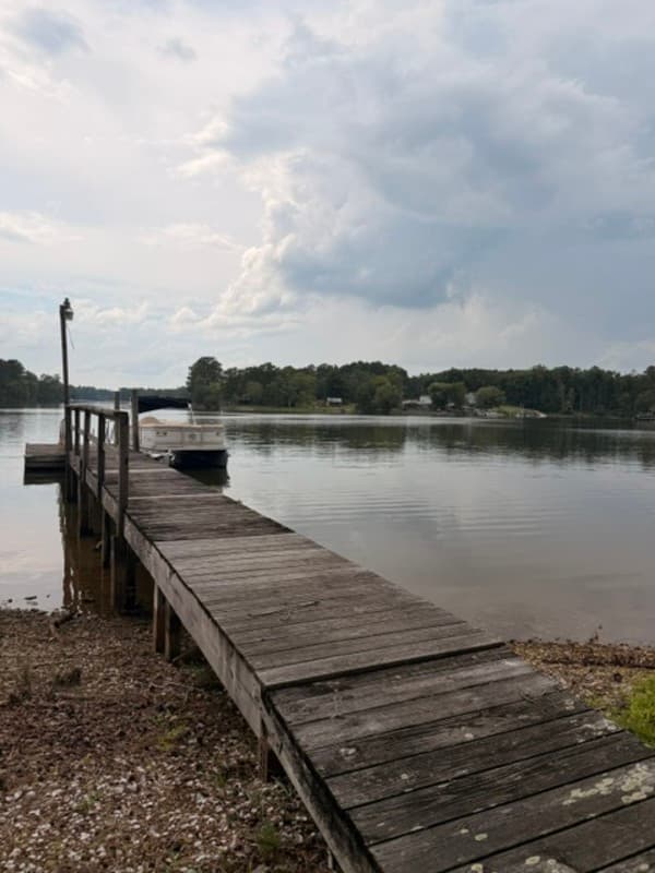 Prosperity House: 127 Oak Pointe Road