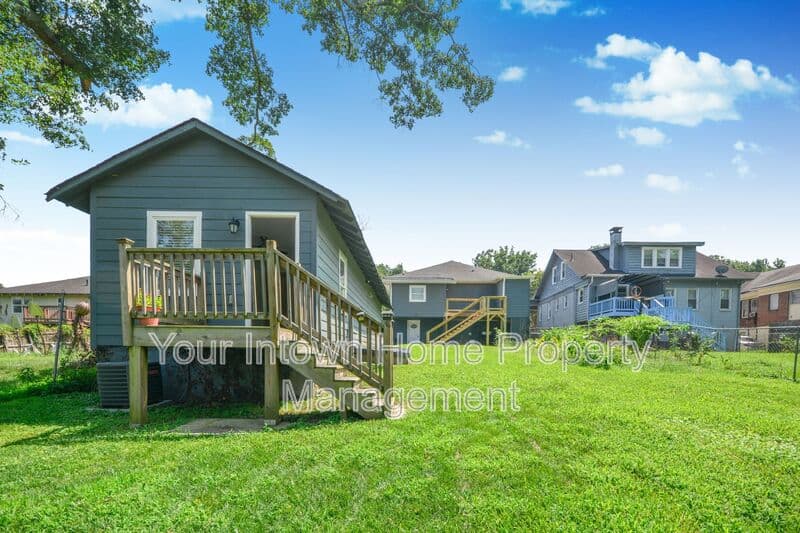 Atlanta House: 959 Dill Ave SW