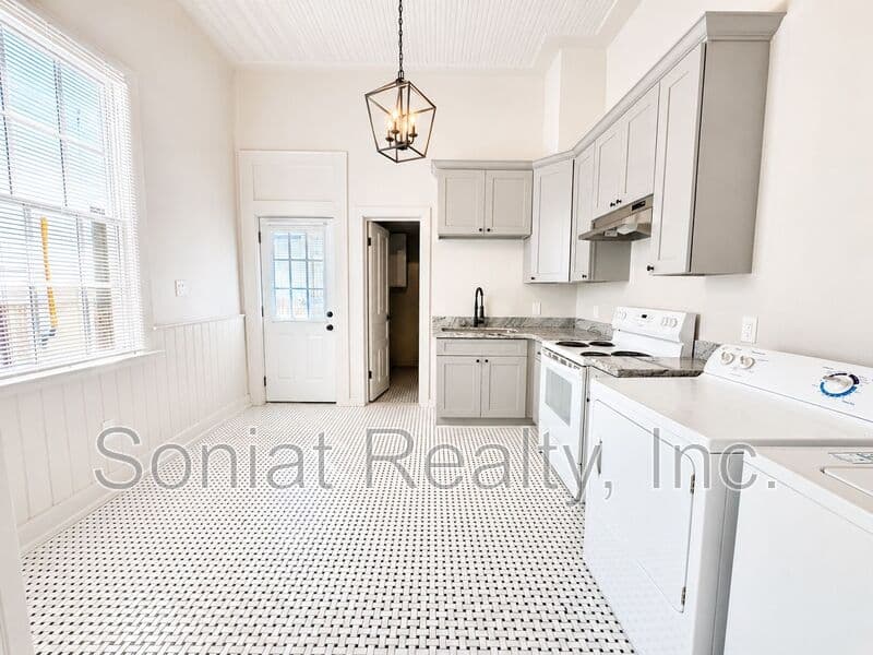 New Orleans Condo: 2508-10 Freret St.