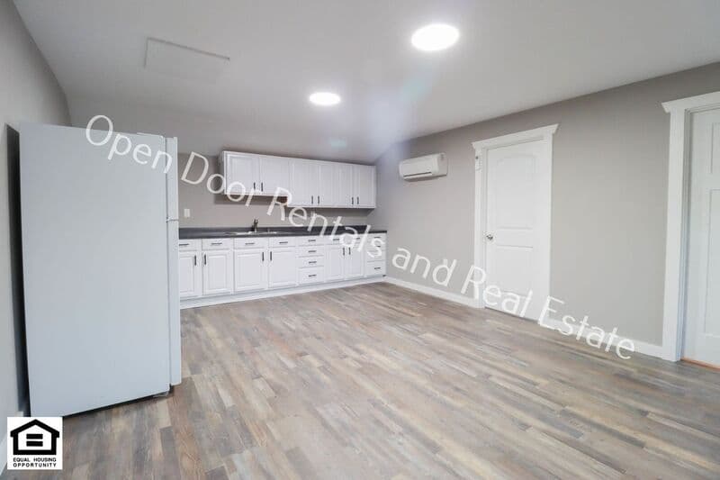 Waterloo Condo: 315 S Washington st