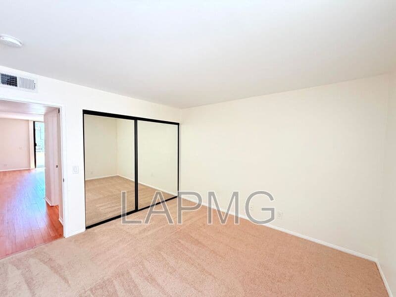 Studio City House: 4202 Tujunga Ave