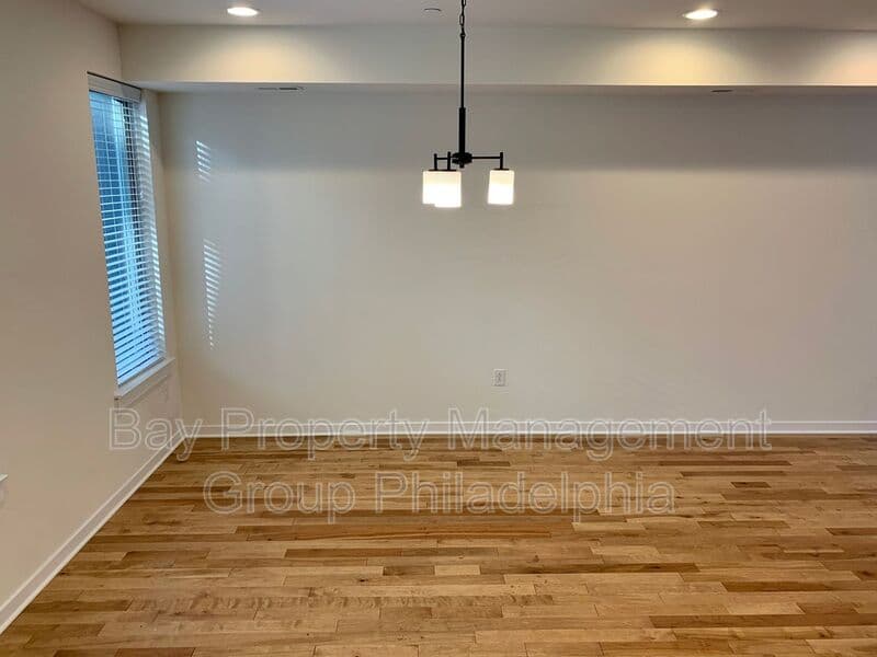 Philadelphia House: 2108 Kensington Walk