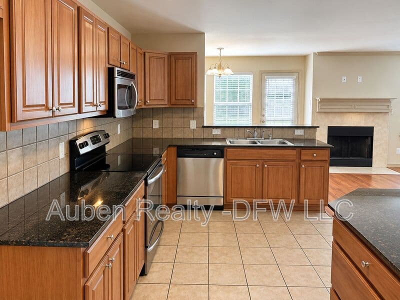 Fort Worth House: 3933 Fernando Drive