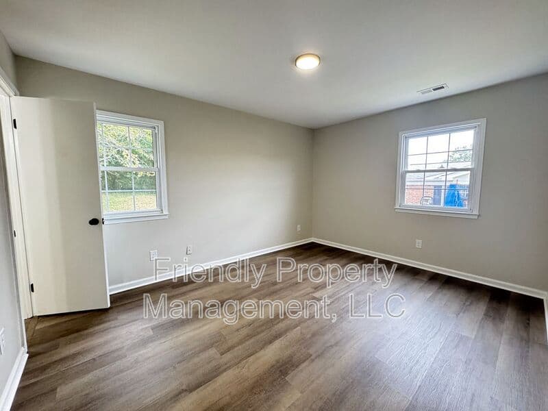 Winston-Salem House: 1050 File St
