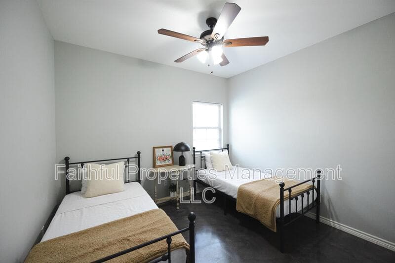 Lindale Condo: 14235 CR 452 - 5
