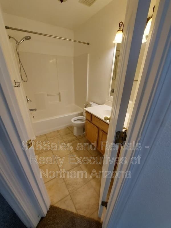 Flagstaff House: 4029 S Nicholas St
