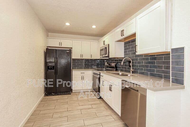 Phoenix Condo: 234 E Ruth Ave