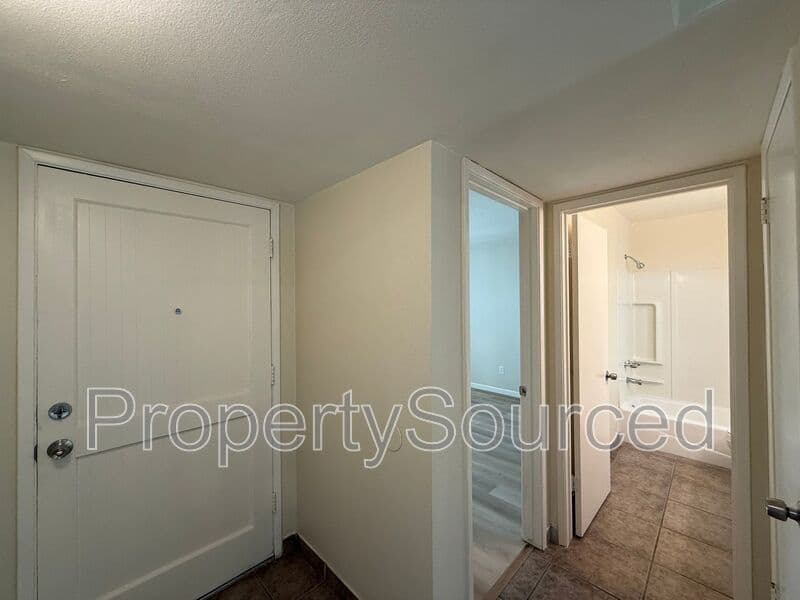 Modesto House: 317 De Vega Ct