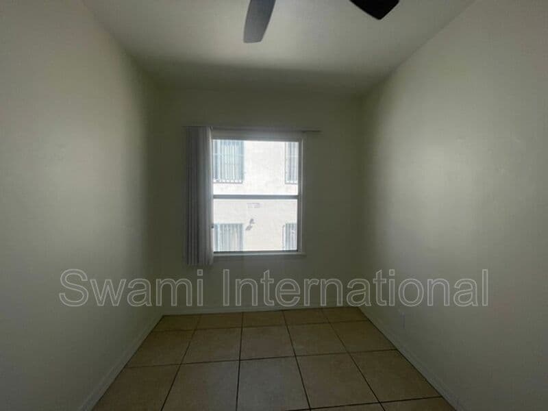 Inglewood Condo: 622 1/2 E. 97th