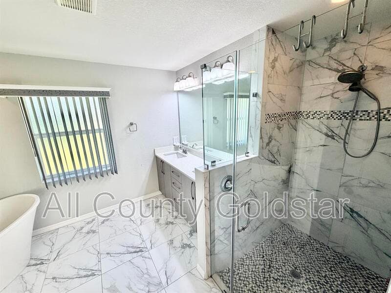 North Port House: 4443 Cinderella Cir
